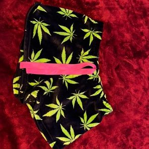 plush sleep shorts, size M,